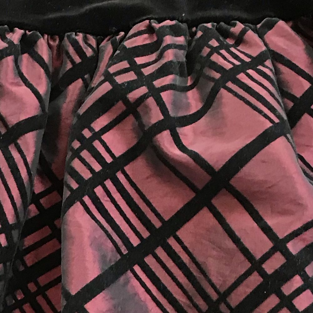 Dresses - Picture 4 of 4